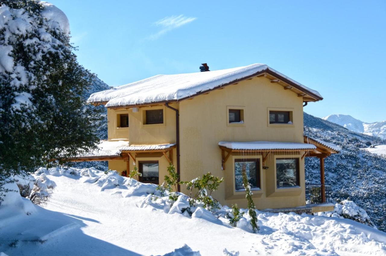 Levandes Houses Калаврита Экстерьер фото