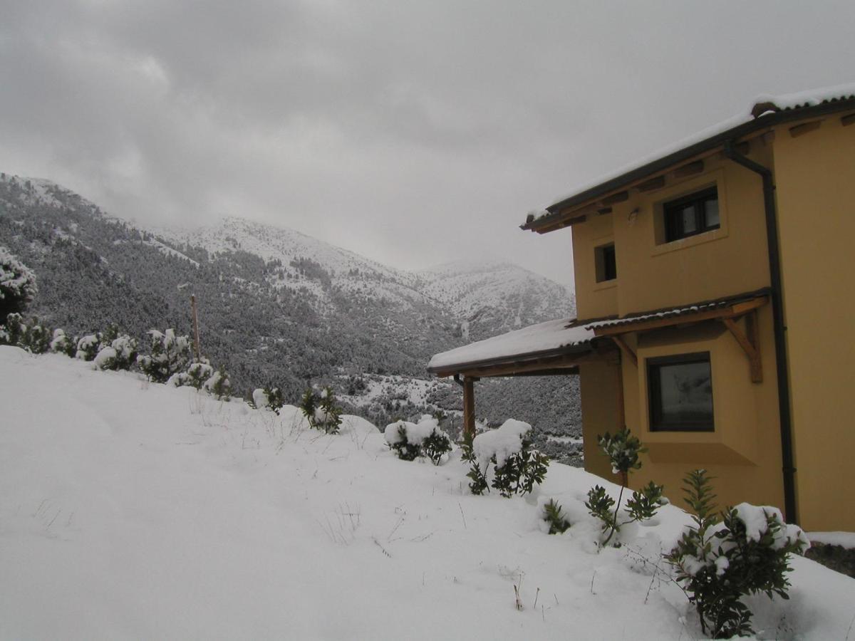 Levandes Houses Калаврита Экстерьер фото